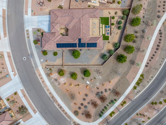 4687 Las Plazuelas, Santa Fe, NM 87507