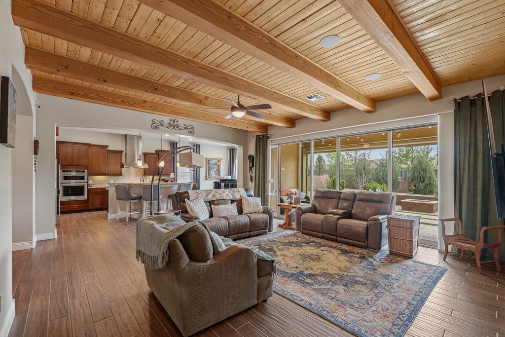 4687 Las Plazuelas, Santa Fe, NM 87507