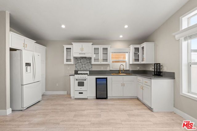 8250 Lankershim Boulevard 112, North Hollywood (los Angeles), CA 91605