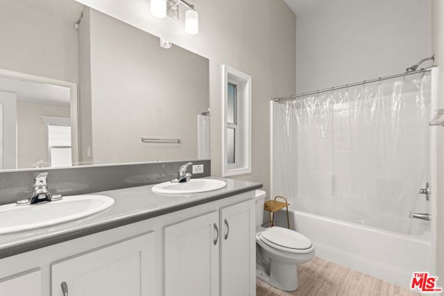 8250 Lankershim Boulevard 112, North Hollywood (los Angeles), CA 91605