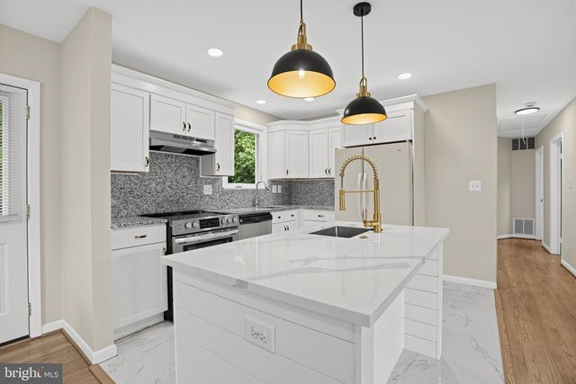 6720 BRIARCLIFF DR, Clinton, MD 20735