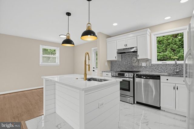 6720 BRIARCLIFF DR, Clinton, MD 20735