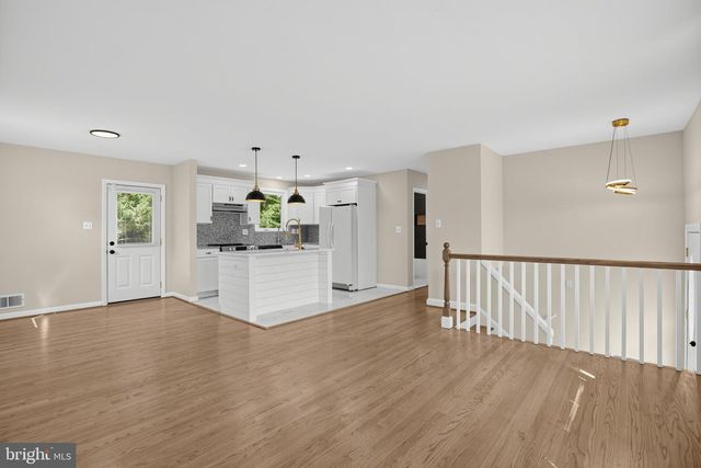 6720 BRIARCLIFF DR, Clinton, MD 20735