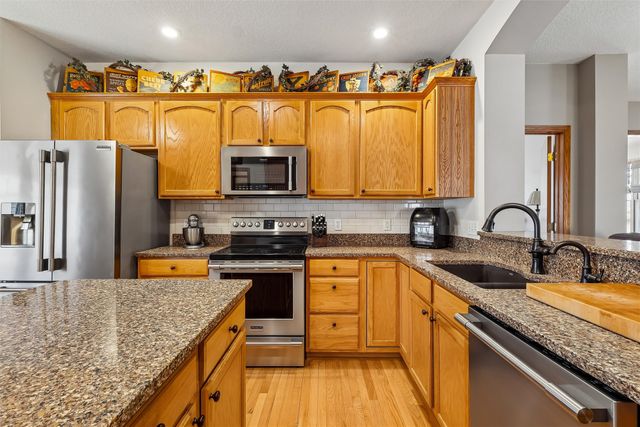 7955 Wistful Vista Drive 14, West Des Moines, IA 50266