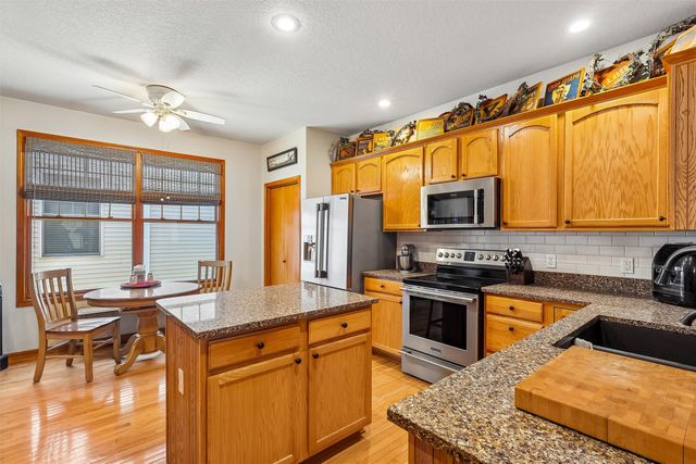 7955 Wistful Vista Drive 14, West Des Moines, IA 50266
