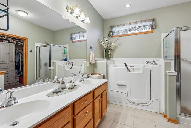 7955 Wistful Vista Drive 14, West Des Moines, IA 50266