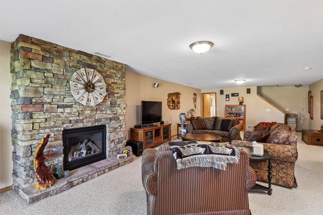7955 Wistful Vista Drive 14, West Des Moines, IA 50266