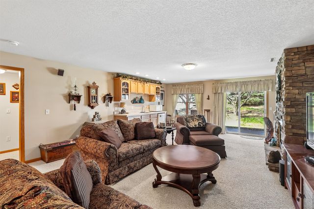 7955 Wistful Vista Drive 14, West Des Moines, IA 50266