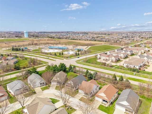 7955 Wistful Vista Drive 14, West Des Moines, IA 50266