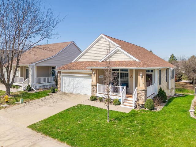 7955 Wistful Vista Drive 14, West Des Moines, IA 50266