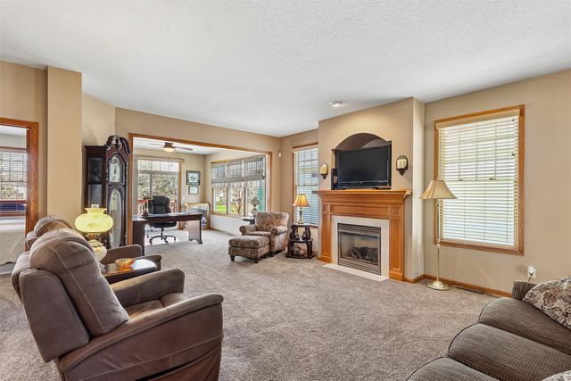 7955 Wistful Vista Drive 14, West Des Moines, IA 50266