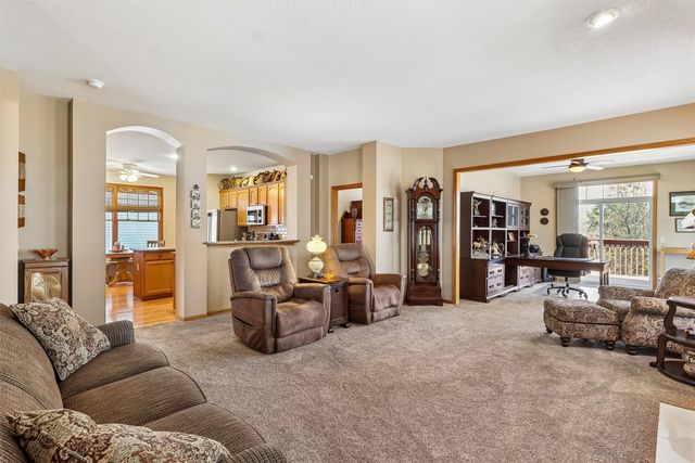 7955 Wistful Vista Drive 14, West Des Moines, IA 50266