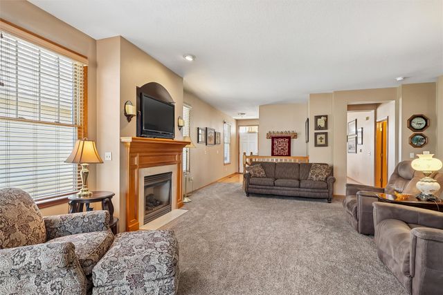 7955 Wistful Vista Drive 14, West Des Moines, IA 50266