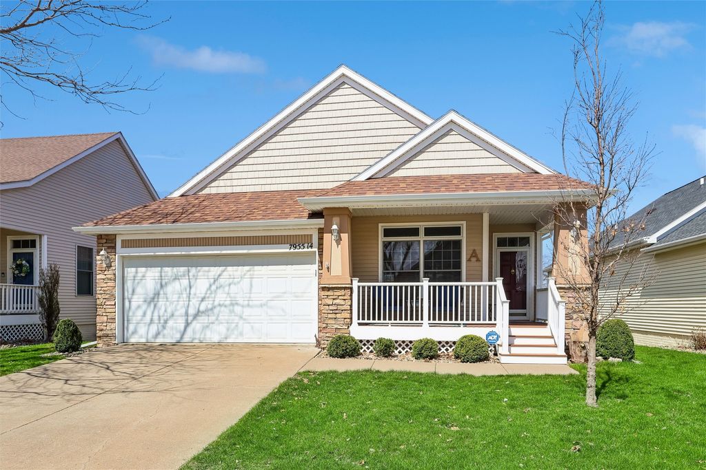 7955 Wistful Vista Drive 14, West Des Moines, IA 50266