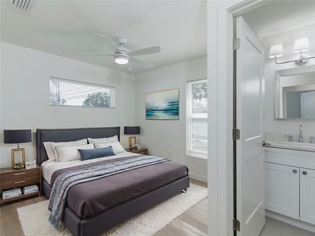 7291 8TH N, St Petersburg, FL 33702