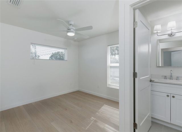 7291 8TH N, St Petersburg, FL 33702