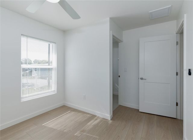 7291 8TH N, St Petersburg, FL 33702