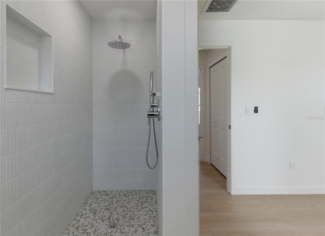 7291 8TH N, St Petersburg, FL 33702