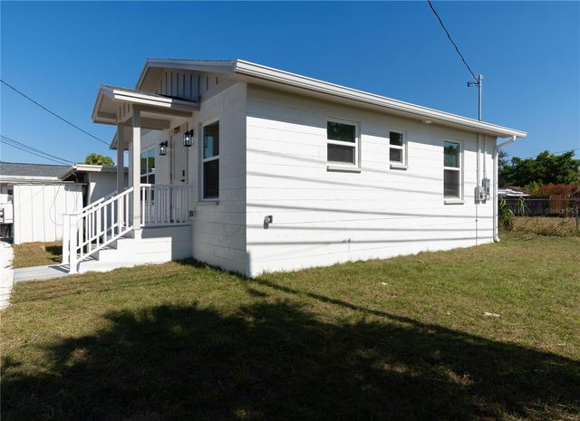 7291 8TH N, St Petersburg, FL 33702