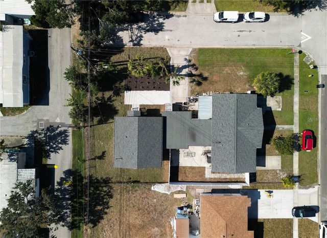 7291 8TH N, St Petersburg, FL 33702