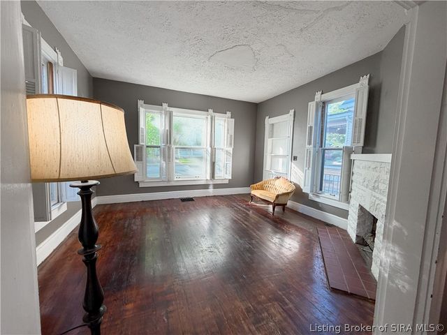 1211 E Elm Street, New Albany, IN 47150