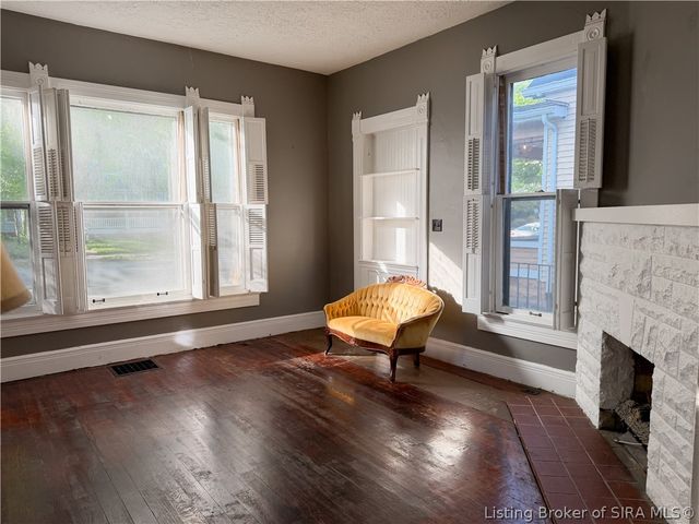 1211 E Elm Street, New Albany, IN 47150