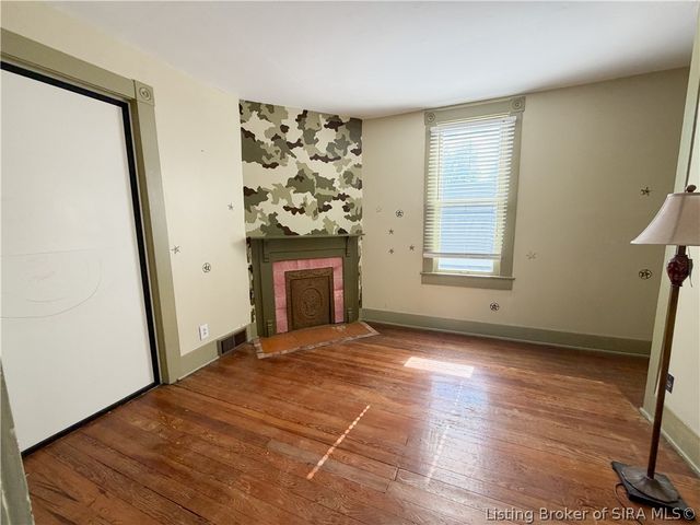 1211 E Elm Street, New Albany, IN 47150