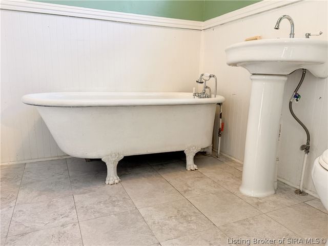 1211 E Elm Street, New Albany, IN 47150