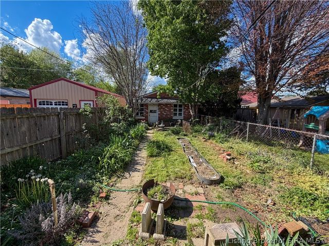 1211 E Elm Street, New Albany, IN 47150