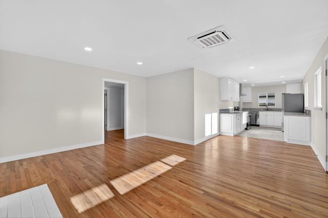 5250 Emerson Rd, Sacramento, CA 95820