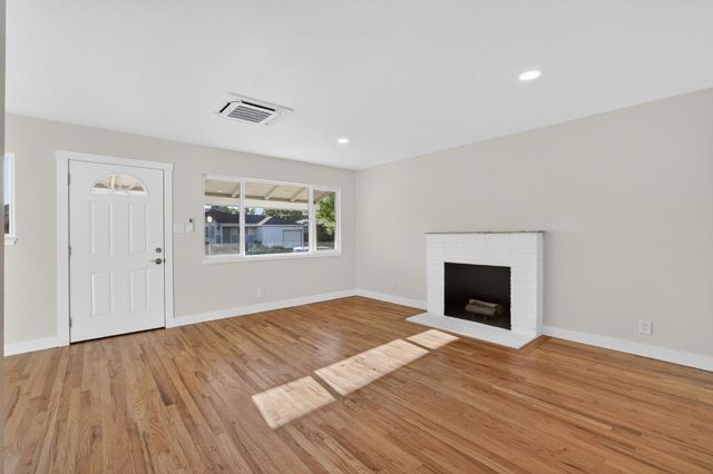 5250 Emerson Rd, Sacramento, CA 95820