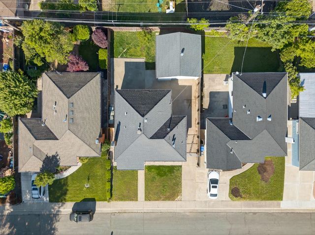 5250 Emerson Rd, Sacramento, CA 95820