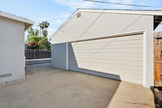 5250 Emerson Rd, Sacramento, CA 95820