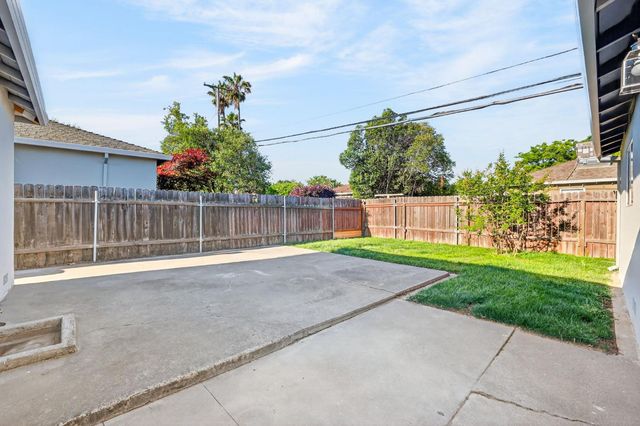 5250 Emerson Rd, Sacramento, CA 95820