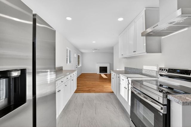 5250 Emerson Rd, Sacramento, CA 95820