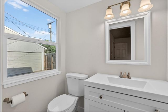 5250 Emerson Rd, Sacramento, CA 95820