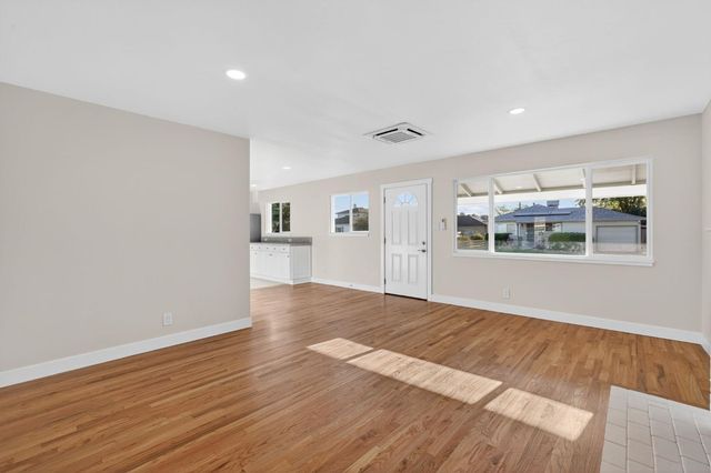 5250 Emerson Rd, Sacramento, CA 95820