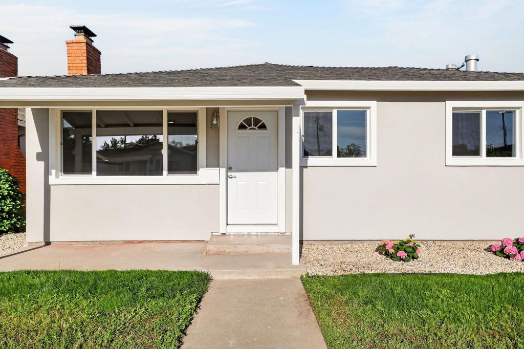 5250 Emerson Rd, Sacramento, CA 95820