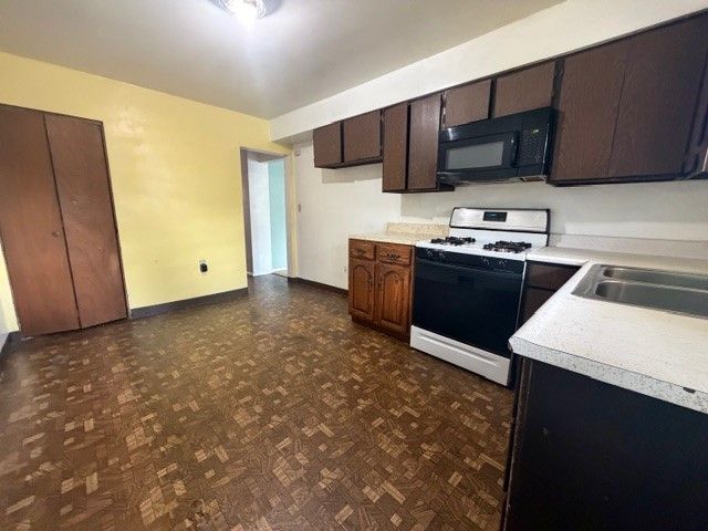 7728 Lyman St, Regent Square, PA 15221