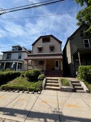 7728 Lyman St, Regent Square, PA 15221