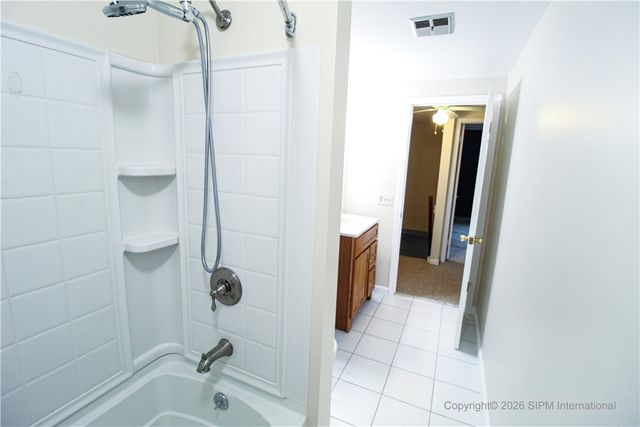 47 Stoneledge, Amherst, NY 14221