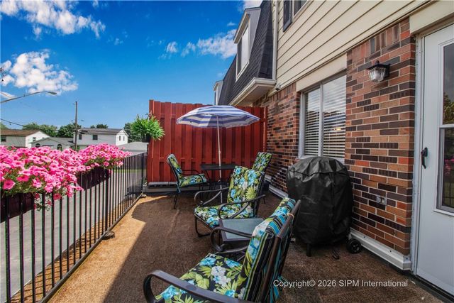 47 Stoneledge, Amherst, NY 14221