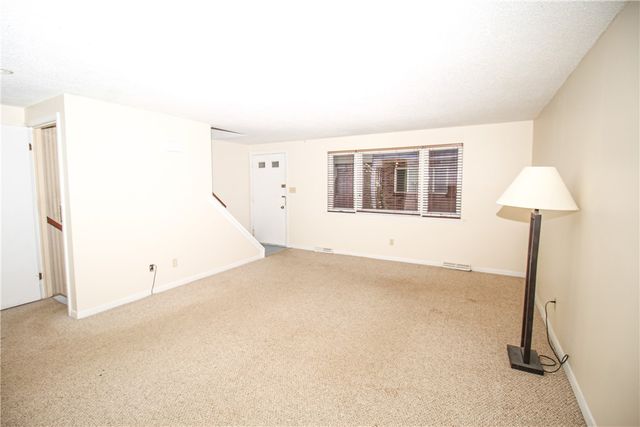 47 Stoneledge, Amherst, NY 14221