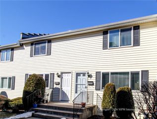 47 Stoneledge, Amherst, NY 14221