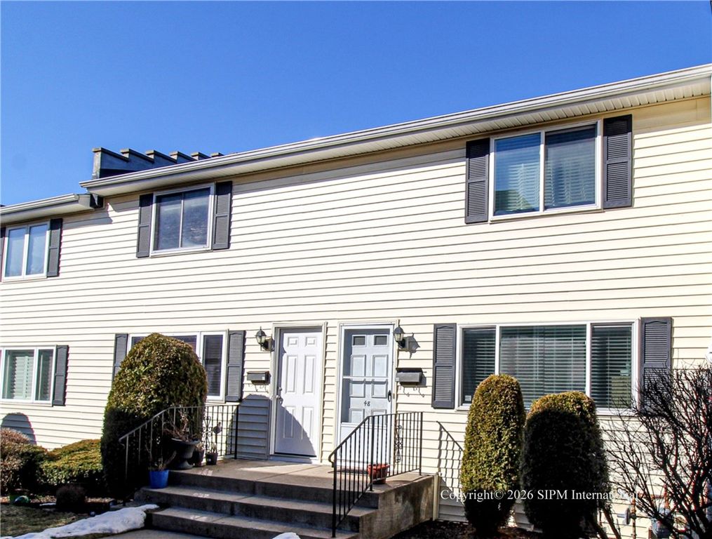 47 Stoneledge, Amherst, NY 14221