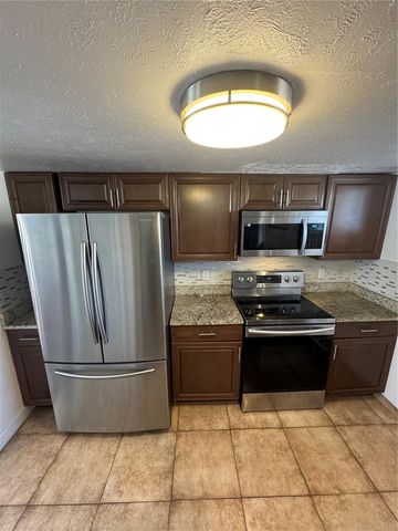 1836 WARRINGWOOD DRIVE B4, Orlando, FL 32839