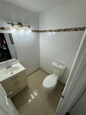 1836 WARRINGWOOD DRIVE B4, Orlando, FL 32839