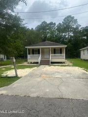6029 W Hinds Street, Bay Saint Louis, MS 39520