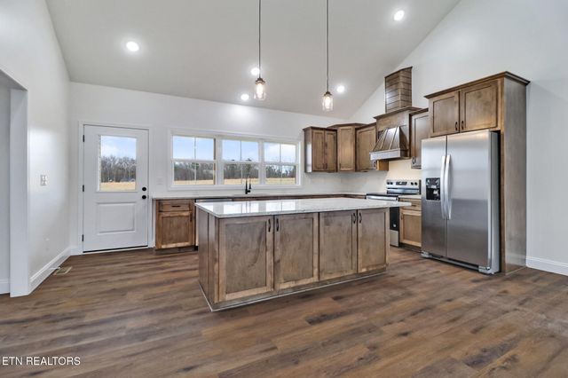 225 Georgee Rd, Jamestown, TN 38556