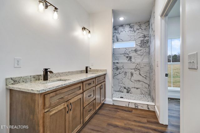 225 Georgee Rd, Jamestown, TN 38556